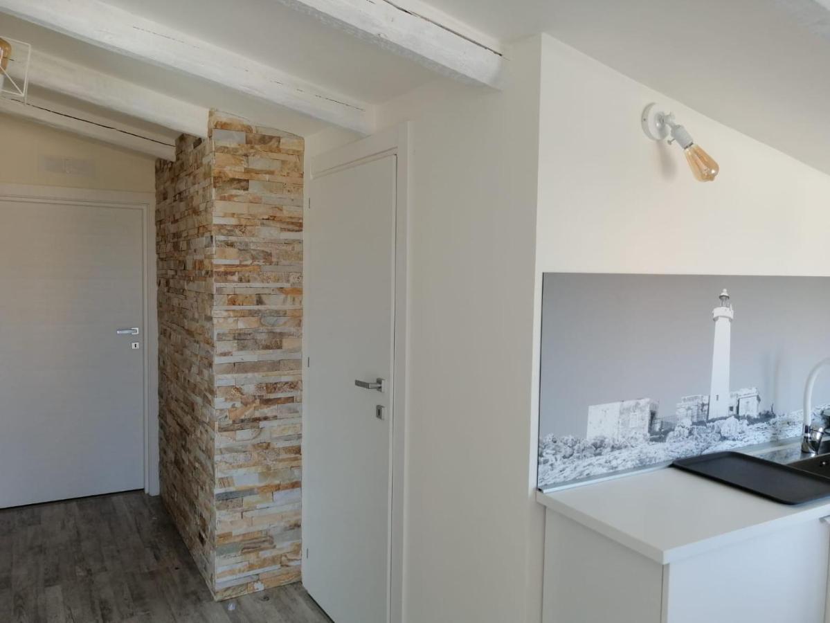 Villa Il Faro Племирио Екстериор снимка